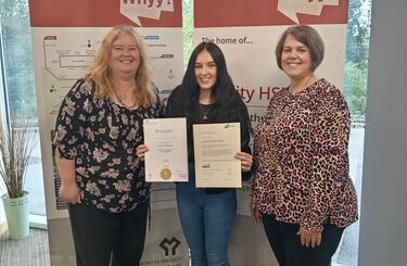 Lauren Bonnington Quality Practitioner Apprentice Lauren Bonnington is presented with her certificate